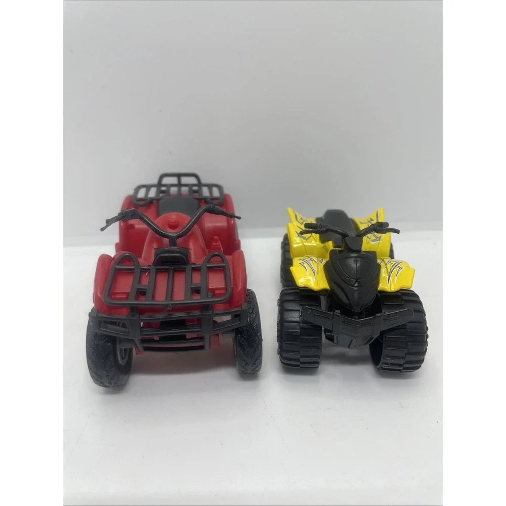 Greenbrier  ATV, Die-cast Metal & Plastic EX 500 And RED 4-Four Wheeler W  Racks